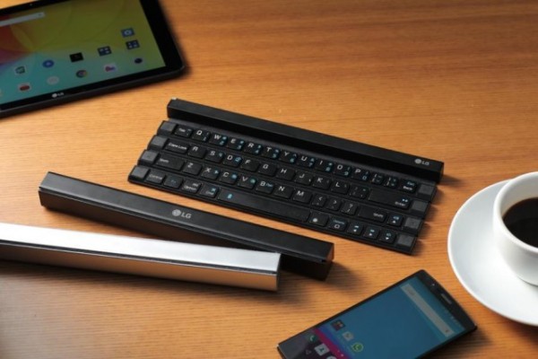 LG представила портативну клавіатуру, яка згортається в трубочку